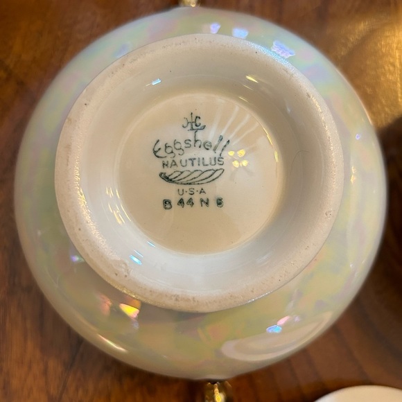 Vintage Nautilus Eggshell Iridescent Creamer & Sugar Set - Picture 3 of 11